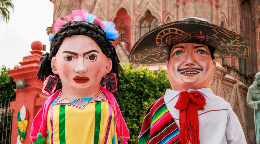 ¿Qué es el Desfile de Locos de San Miguel de Allende y cómo disfrutarlo? Krystal Grand® Residences San Miguel de Allende ¿Qué es el Desfile de Locos de San Miguel de Allende y cómo disfrutarlo? Krystal Grand® Residences San Miguel de Allende
